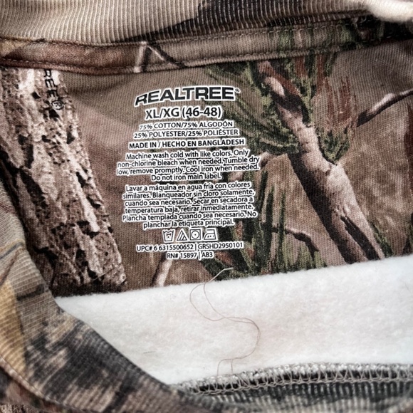 Realtree camo sweatshirt - Picture 2 of 2